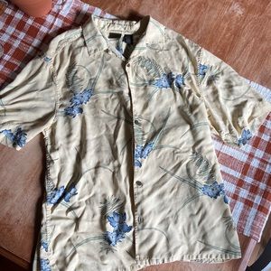 Button Down Hawaiian Shirt— size large